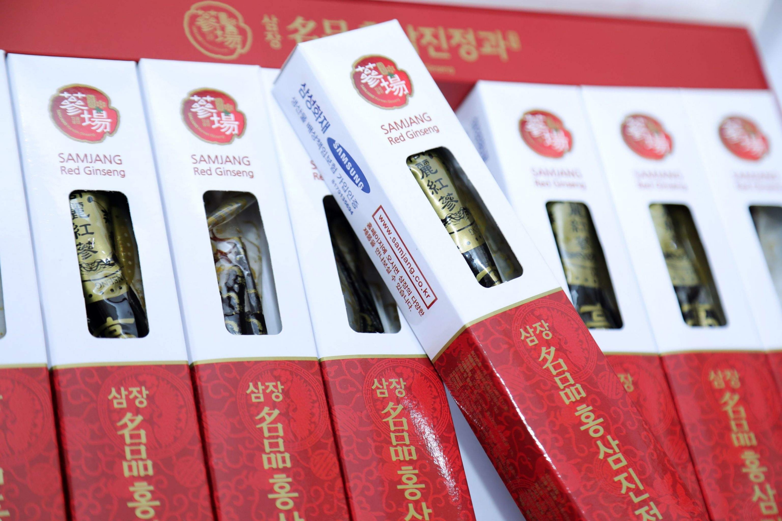 HỒNG SÂM CỦ TẨM MẬT ONG HÀN QUỐC (8 củ x 300gr)